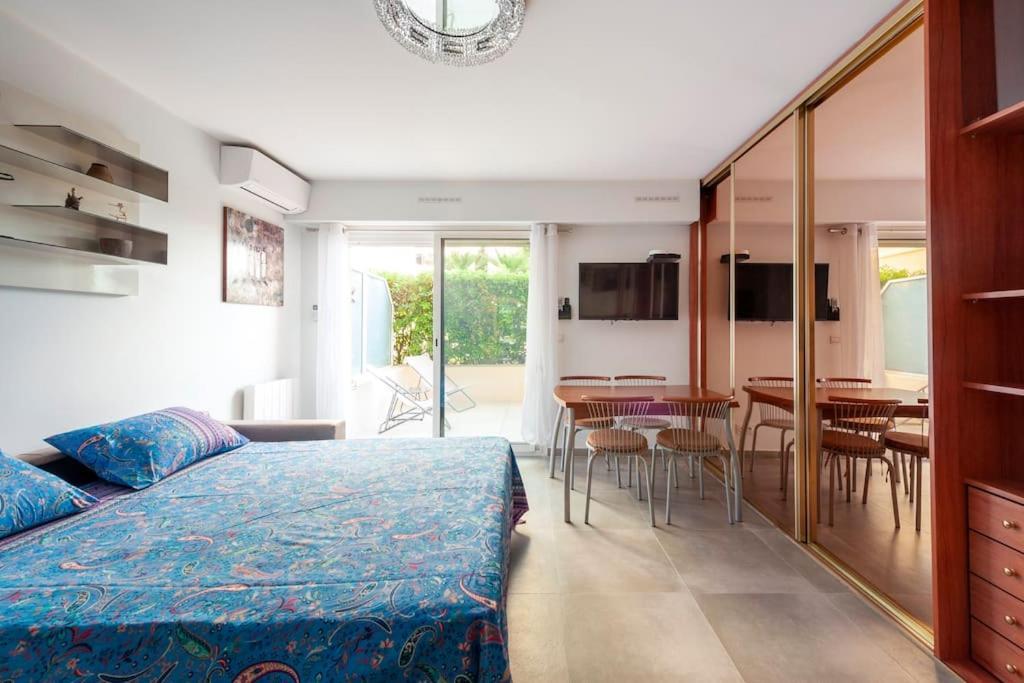 Superbe Studio Avec Terrasse En Front De Mer Menton Buitenkant foto