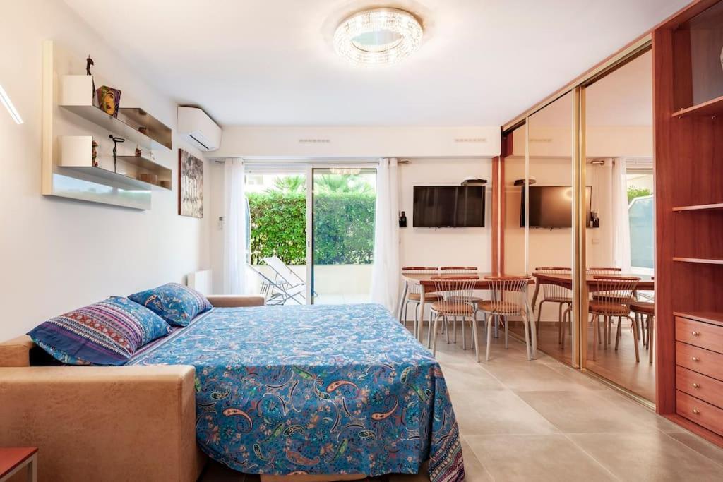 Superbe Studio Avec Terrasse En Front De Mer Menton Buitenkant foto