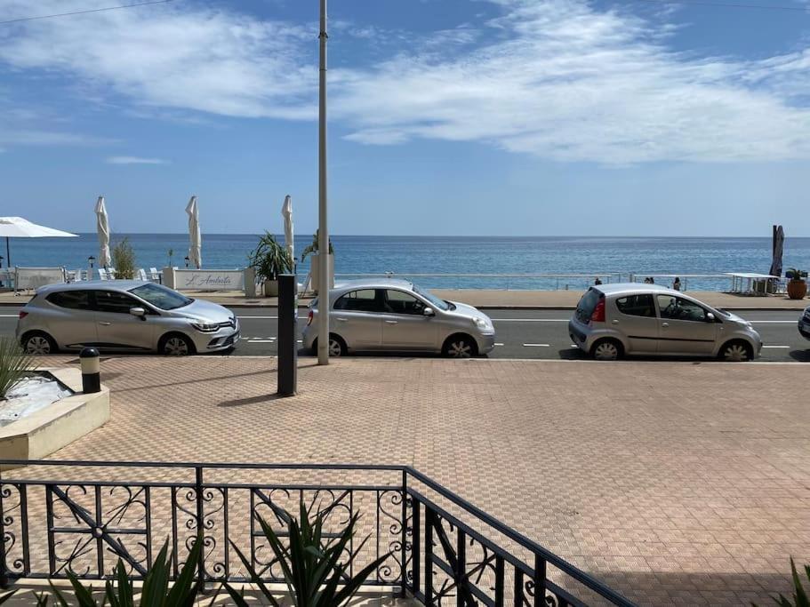 Superbe Studio Avec Terrasse En Front De Mer Menton Buitenkant foto