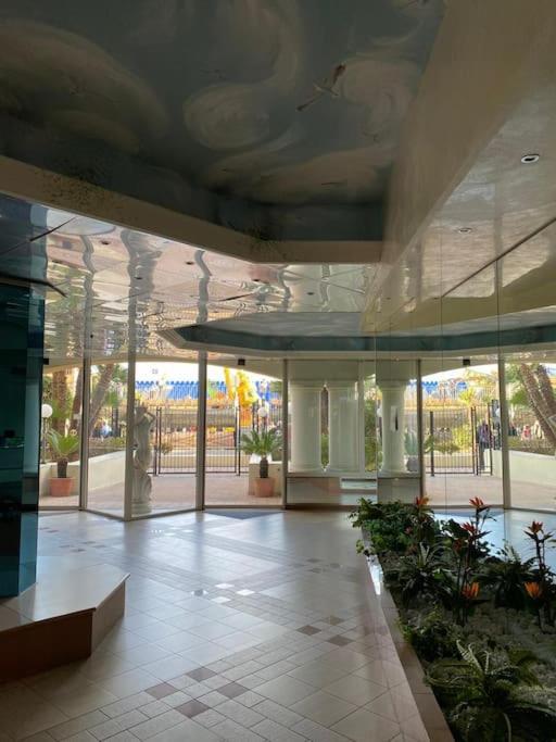 Superbe Studio Avec Terrasse En Front De Mer Menton Buitenkant foto