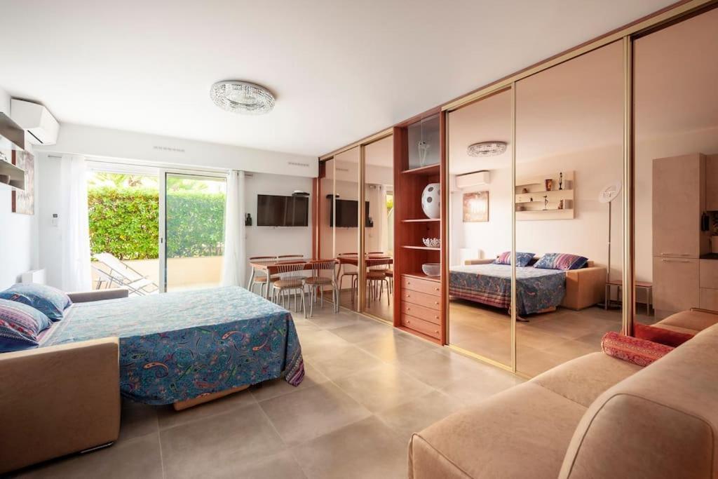 Superbe Studio Avec Terrasse En Front De Mer Menton Buitenkant foto