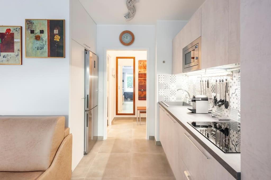 Superbe Studio Avec Terrasse En Front De Mer Menton Buitenkant foto