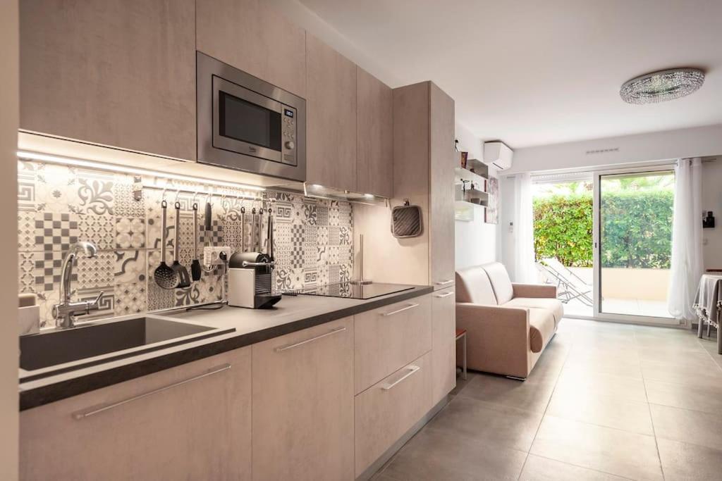 Superbe Studio Avec Terrasse En Front De Mer Menton Buitenkant foto