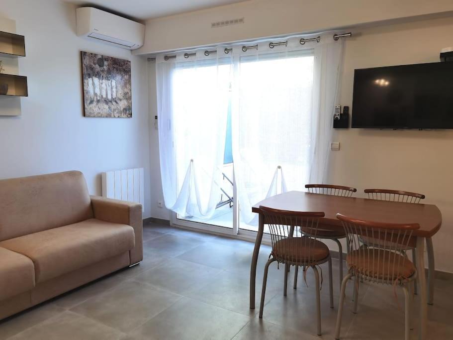Superbe Studio Avec Terrasse En Front De Mer Menton Buitenkant foto