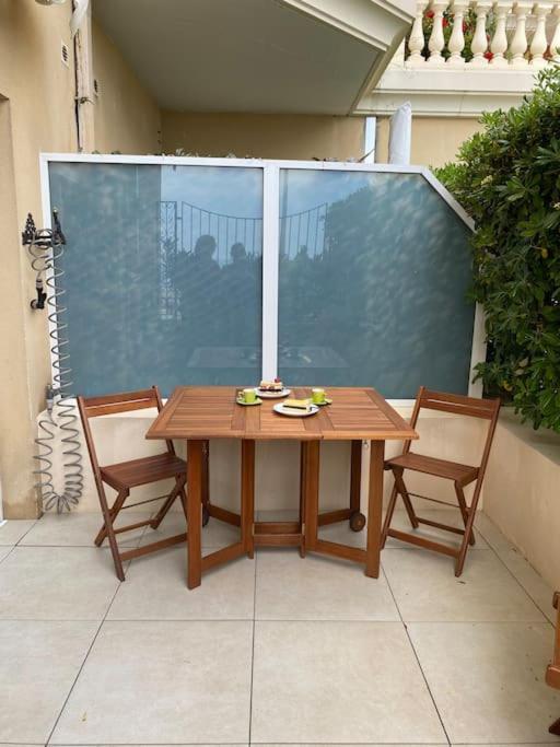 Superbe Studio Avec Terrasse En Front De Mer Menton Buitenkant foto