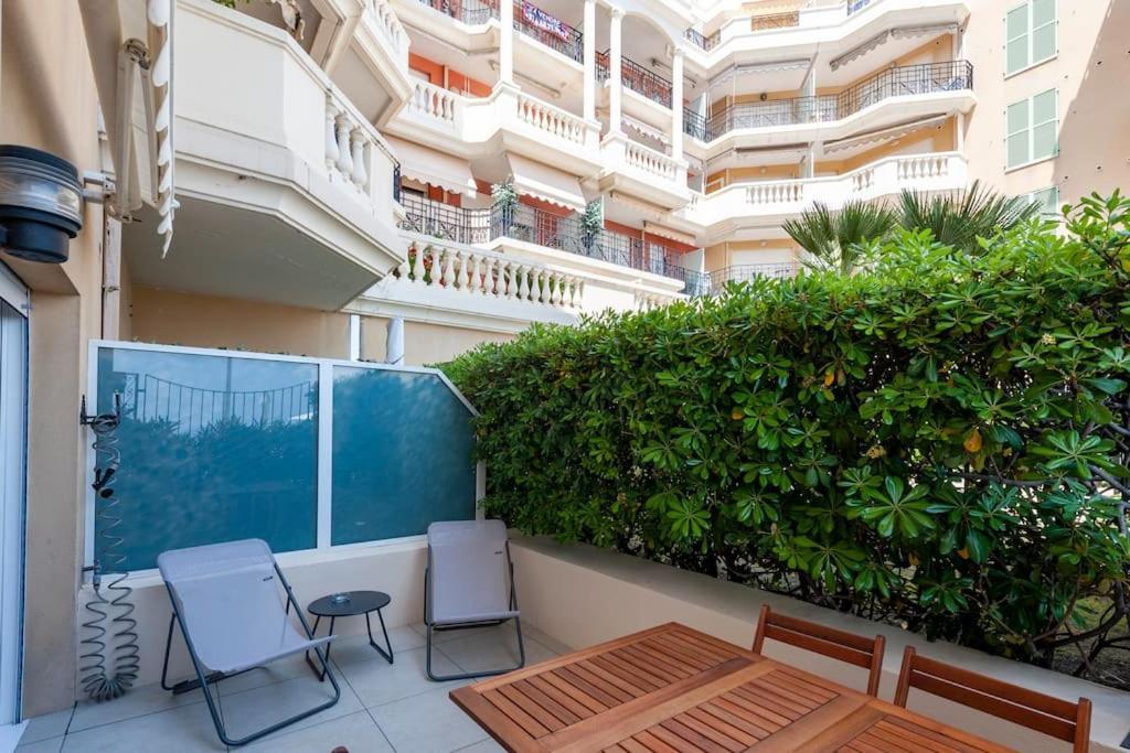 Superbe Studio Avec Terrasse En Front De Mer Menton Buitenkant foto